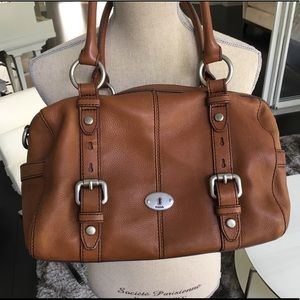 Fossil leather satchel 🌸